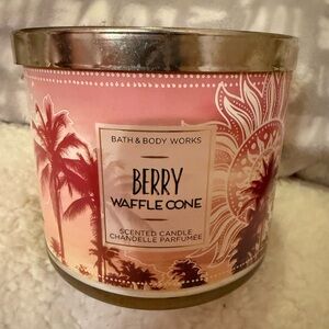 Bath & Body Works Unused Berry Waffle Cone 3-Wick Candle Summer Coastal